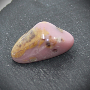 Pendentif Bustamite pierre percée roulée 16g